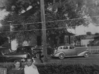 1943071001 Laura Goethals & Friend