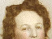 1944051009 Laura DeClerck