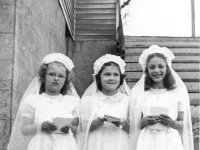 1949051004 Donna DeClerck-Theresa Goethals-Jeanne DeClerck