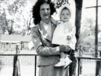 1949051052a Angela-PatHagberg - 1428-15th Ave-East Moline IL