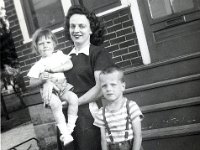 1952071051 Darrel & Pat Hagberg - Helen DeClerck Milam - 1428-15 Ave-East Moline IL
