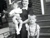 1952071051a Darrel & Pat Hagberg - Helen DeClerck Milam - 1428-15 Ave-East Moline IL