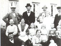 1918081004 Haggarden Farm - Names unknown
