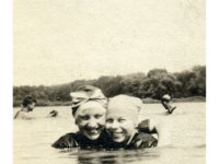 1917071002 Lillian and Emma Peterson