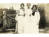 1920051002a 4x6 Merle Loding Schweniker-Emma Peterson Jamieson-Friend
