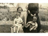 1923051001a 4x6 Emma - Lorraine - Vernie Jamieson - Moline IL