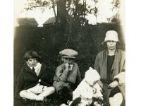 1927101002a 4x6 Lorraine-Vernie-Robert-Emma Jamieson - Moline IL