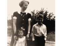 1935071001a Lorriane-Marilyn-Robert Jamieson - Guy Jamieson Farm - Moline IL