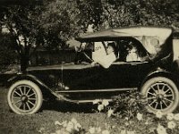 1932061001 Franklin Anson McLaughlin - Woman in back