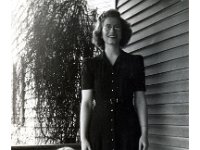 1944011001 Betty & Lorraine McLaughlin - Moline IL