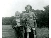 1951101001 Betty-Bill-Bonnie McLaughlin - Loud Thunder IL