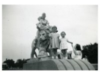 1954081001 Betty-Billy-Bonnie-Becky-Marilyn-Lorraine - Brookfield Zoo IL - Aug 1