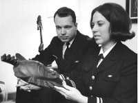 1969101001 LTJG Betty & Darrel Hagberg - Press Photo - Norfo