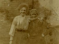 1912051001 Mary Graham and her mother Frances Hassell - England