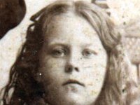 1898051001b Lilly Victoria Thornbloom