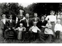 1908075001 Viktor Thornbloom Family - Moline IL 4X6
