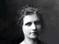 1914111002 Carrie Thornbloom
